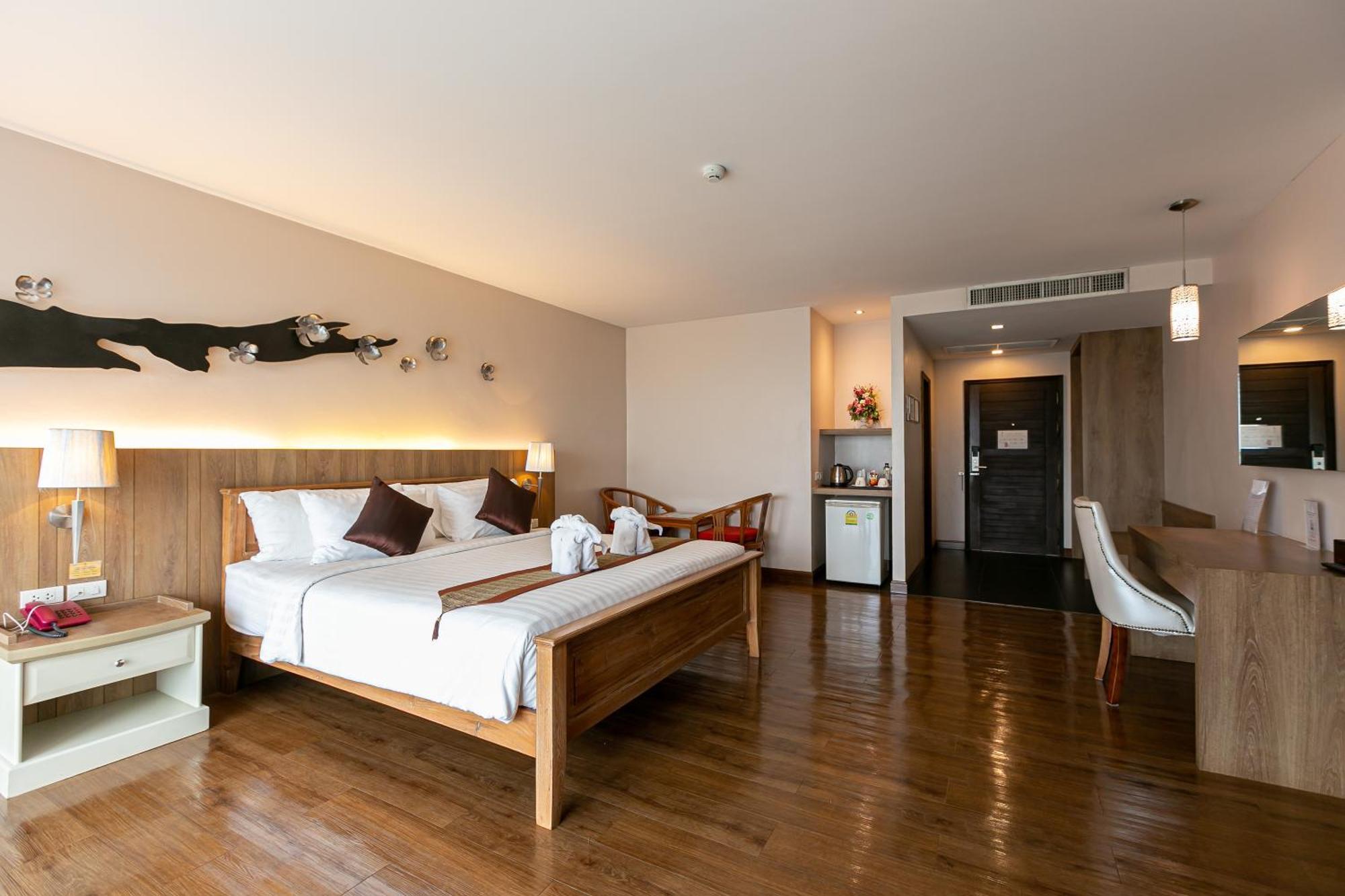Grand Ratchapruek Hotel Пак Крет Екстериор снимка