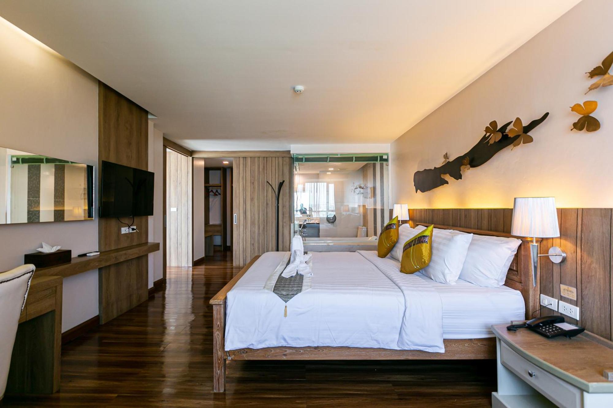 Grand Ratchapruek Hotel Пак Крет Екстериор снимка
