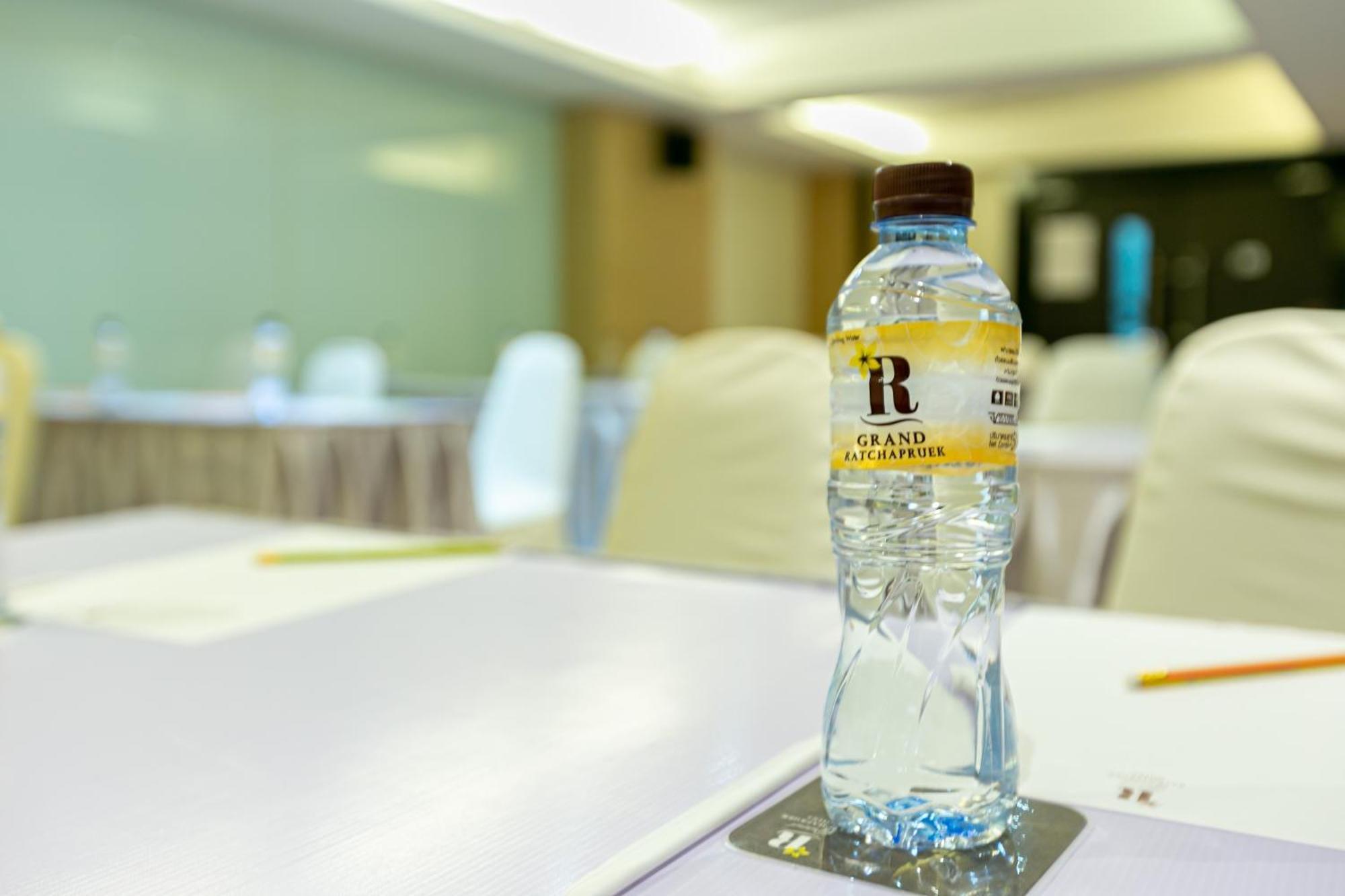 Grand Ratchapruek Hotel Пак Крет Екстериор снимка
